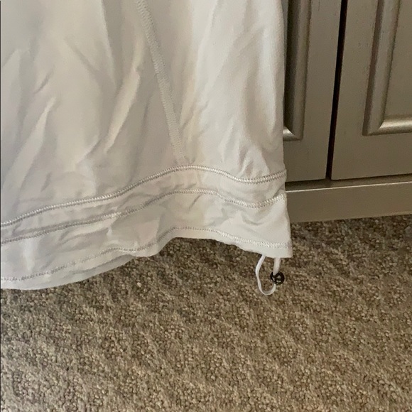 Lulu lemon athletic top - Picture 3 of 5